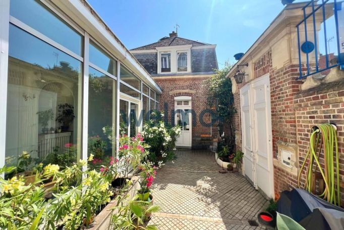 A louer MAISON  DE MAîTRE  AMIENS