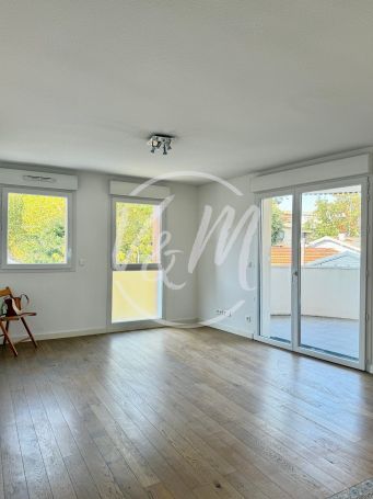 A vendre Grand APPARTEMENT T2 52 M² parking centre-ville Andernos-les-Bains