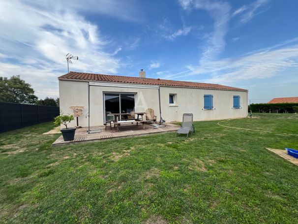 A vendre MAISON  5 PIECES 130 M2 BORD DE MER LE BERNARD