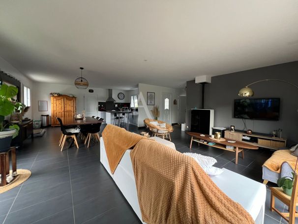 A vendre MAISON  5 PIECES 130 M2 BORD DE MER LE BERNARD