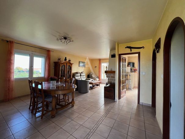 A vendre MAISON  5 PIECES 137 M2 BORD DE MER LONGEVILLE SUR MER