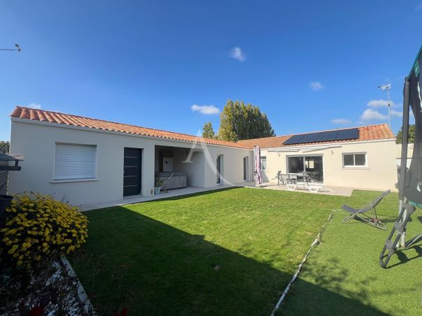 A louer MAISON  CONTEMPORAINE  LE BERNARD