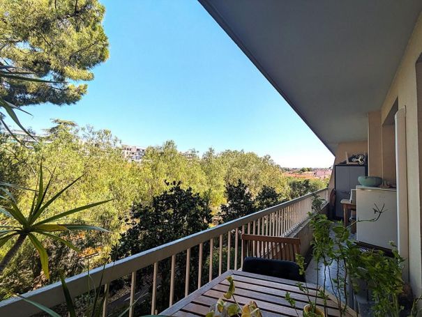 A louer APPARTEMENT T2 50 M2 TERRASSE BORD DE MER CROS DE CAGNES