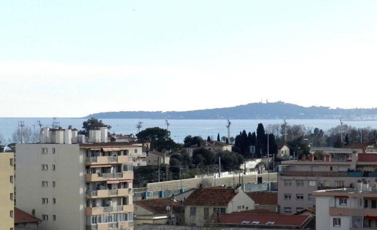 A louer APPARTEMENT DE PRESTIGE T3 81 M2 TERRASSE VUE MER CAGNES SUR MER
