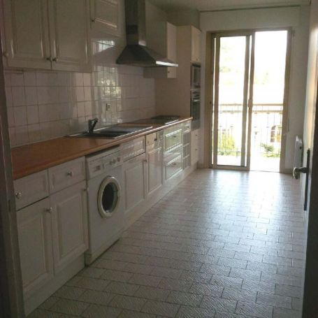 A louer APPARTEMENT DE PRESTIGE T3 81 M2 TERRASSE VUE MER CAGNES SUR MER