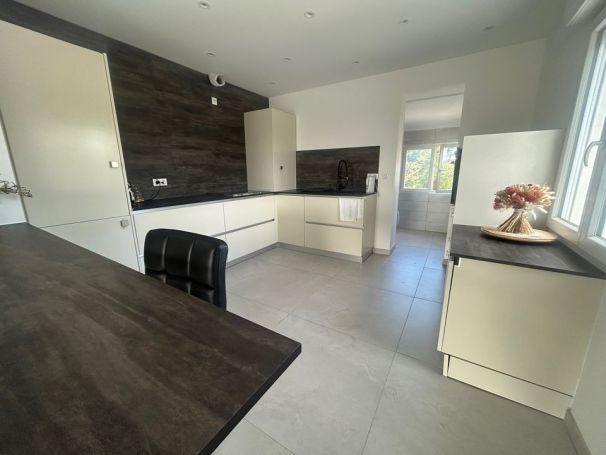 A louer MAISON  5 PIECES 112 M2  MARSEILLE 13EME
