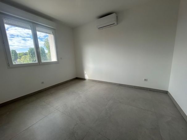 A louer MAISON  5 PIECES 112 M2  MARSEILLE 13EME