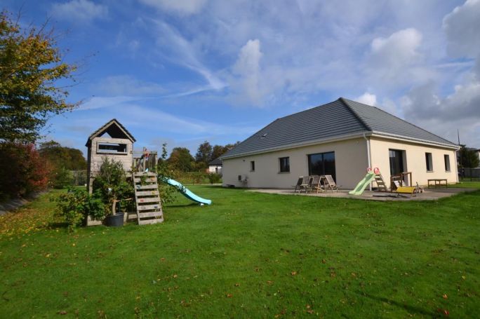 A vendre MAISON  CONTEMPORAINE BORD DE MER HAUTOT SUR MER