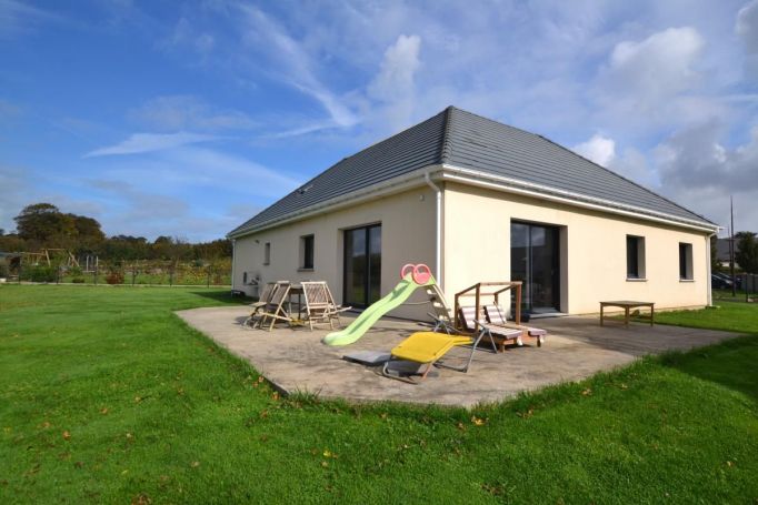 A vendre MAISON  CONTEMPORAINE BORD DE MER HAUTOT SUR MER