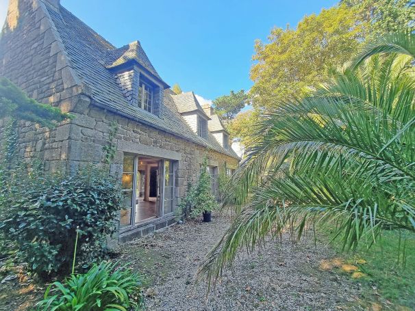 A vendre CHARMANTE MAISON EN PIERRES 5 PIECES 185 M² PROCHE PLAGE SAINT POL DE LEON