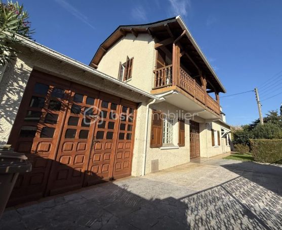 A louer MAISON  DE MAîTRE  BILLERE