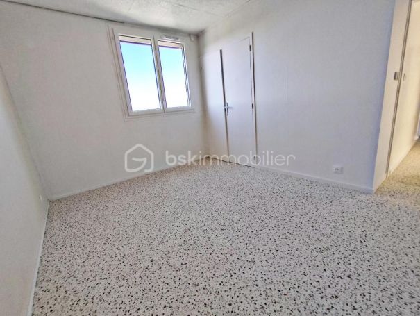 A louer APPARTEMENT T3 63 M2  CENON