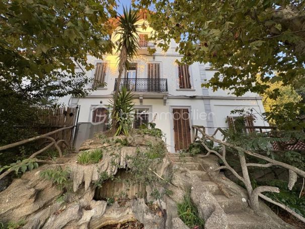 A louer APPARTEMENT T4 70 M2 BORD DE MER LA SEYNE SUR MER