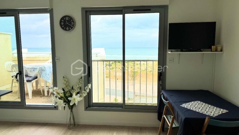 A louer STUDIO  22 M2 VUE MER SOULAC SUR MER