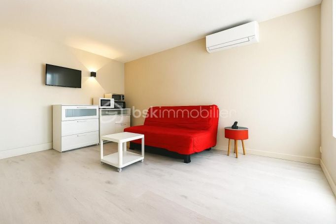A louer STUDIO  27 M2 TERRASSE BORD DE MER LE GRAU DU ROI