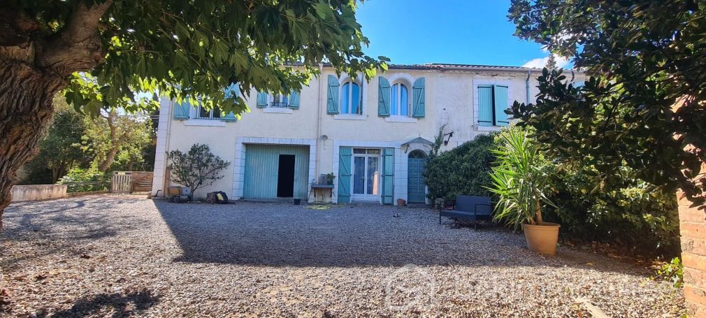A vendre MAISON  DE MAîTRE BORD DE MER SIGEAN