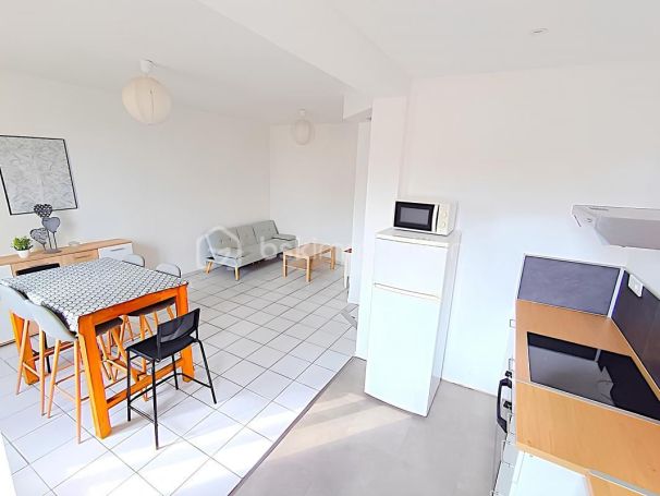 A louer APPARTEMENT T3 55 M2 BORD DE MER TOULON