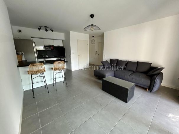 A louer APPARTEMENT T2 45 M2 TERRASSE BORD DE MER URRUGNE