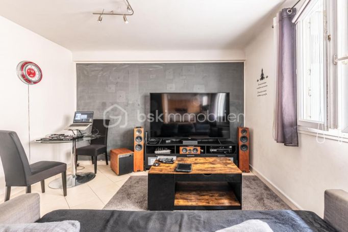 A louer APPARTEMENT T2 44 M2 TERRASSE BORD DE MER TOULON