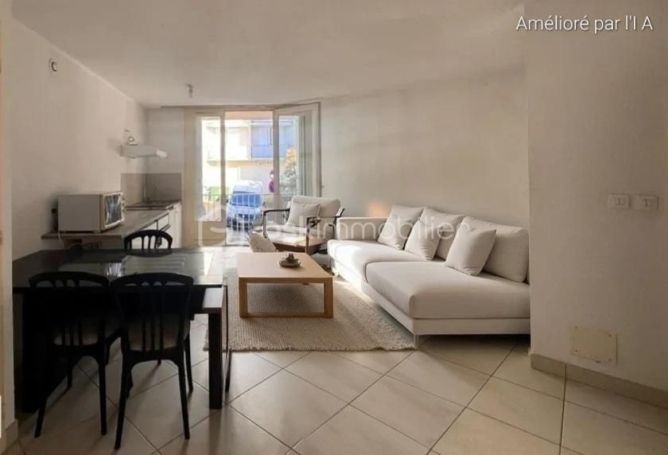 A louer STUDIO  24 M2  CLERMONT L HERAULT