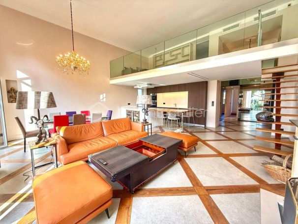 A louer APPARTEMENT NEUF T4 150 M2 BORD DE MER CANNES