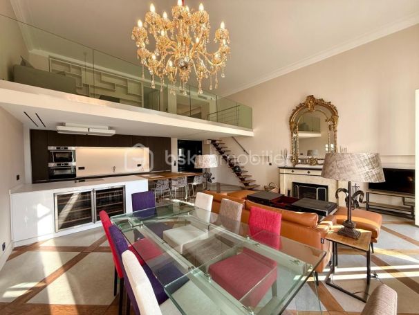 A louer APPARTEMENT NEUF T4 150 M2 BORD DE MER CANNES