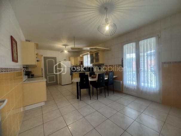 A louer MAISON  7 PIECES 160 M2  RIBAUTE LES TAVERNES