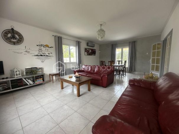 A louer MAISON  7 PIECES 160 M2  RIBAUTE LES TAVERNES
