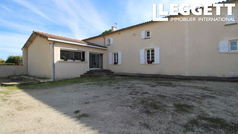A vendre LONGèRE  8 PIECES 216 M2  CHIVES