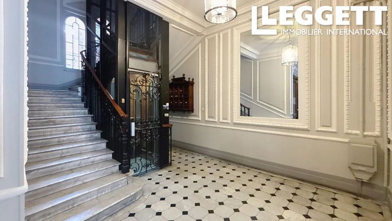 A louer APPARTEMENT T5 134 M2 BORD DE MER NICE