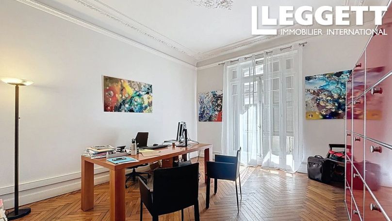 A louer APPARTEMENT T5 134 M2 BORD DE MER NICE