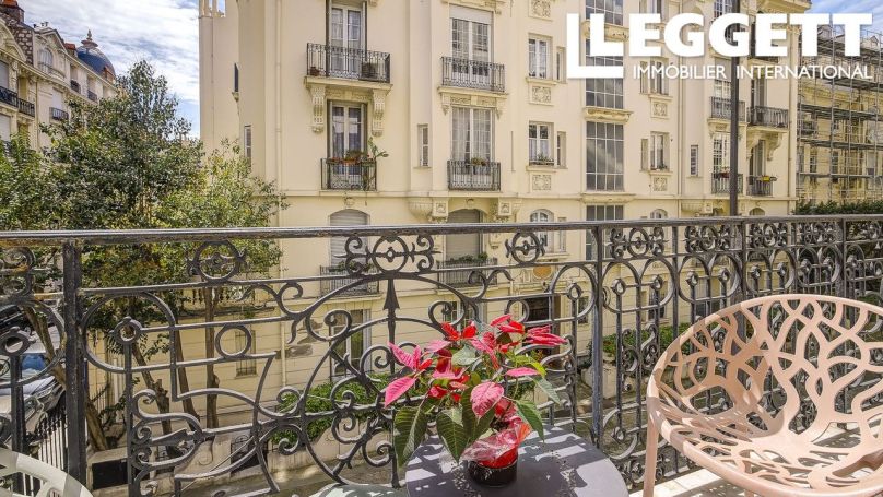 A louer APPARTEMENT T7 198 M2 BORD DE MER NICE