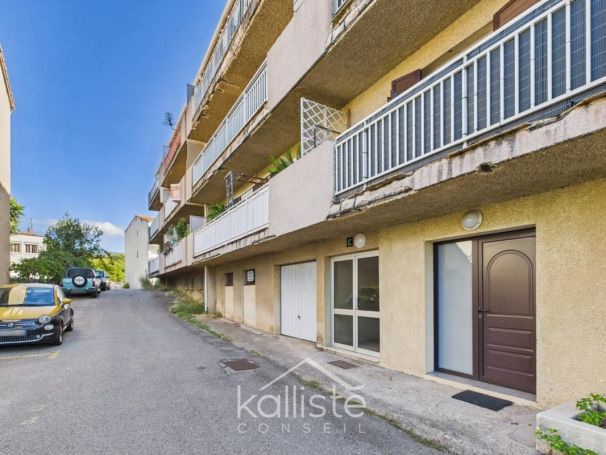 A louer APPARTEMENT T2 49 M2 BORD DE MER AJACCIO
