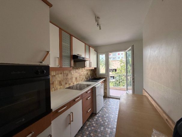 A louer APPARTEMENT T3 60 M2 BORD DE MER NICE