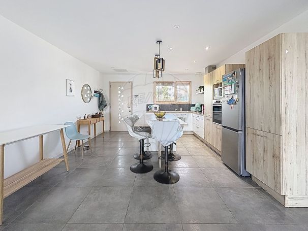 A louer MAISON  CONTEMPORAINE  NIMES