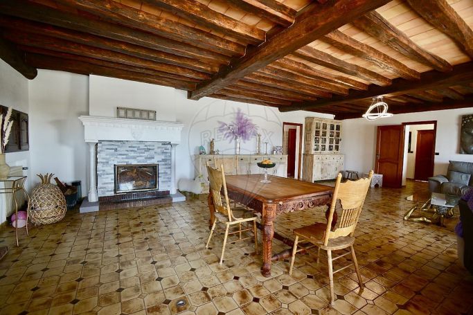 A louer MAISON  6 PIECES 250 M2  LE MUY