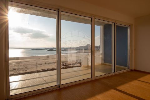 A louer APPARTEMENT T3 57 M2 TERRASSE PIEDS DANS L'EAU ROYAN