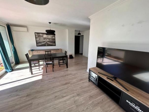 A louer APPARTEMENT T3 65 M2 BORD DE MER SAINT RAPHAEL