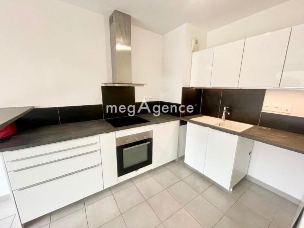 A louer APPARTEMENT T2 40 M2 BORD DE MER TOULON