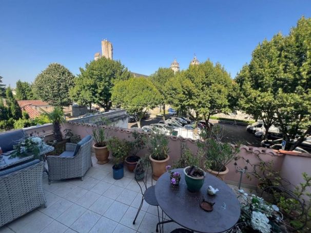 A louer APPARTEMENT DUPLEX T5 127 M2 TERRASSE  SAINT JEAN D ANGELY