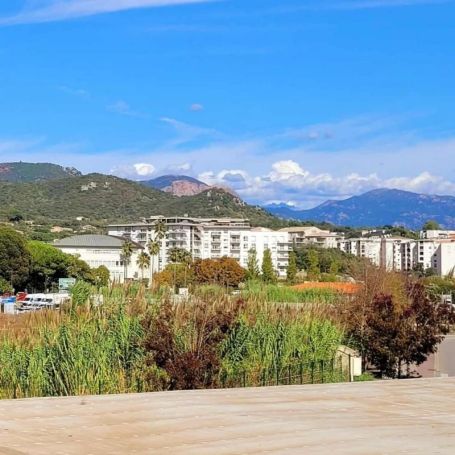 A louer APPARTEMENT NEUF T2 41 M2 BORD DE MER AJACCIO