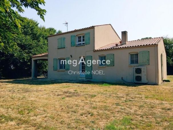 A louer MAISON  DE MAîTRE  PETOSSE