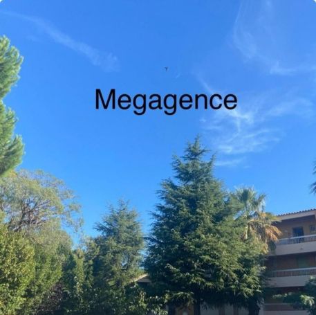 A louer APPARTEMENT T3 34 M2 TERRASSE BORD DE MER LE LAVANDOU