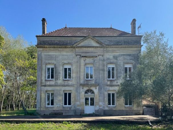 A louer MAISON  DE MAîTRE  ARVEYRES