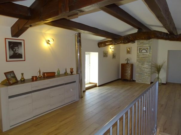 A louer APPARTEMENT 150 M2 TERRASSE UZES