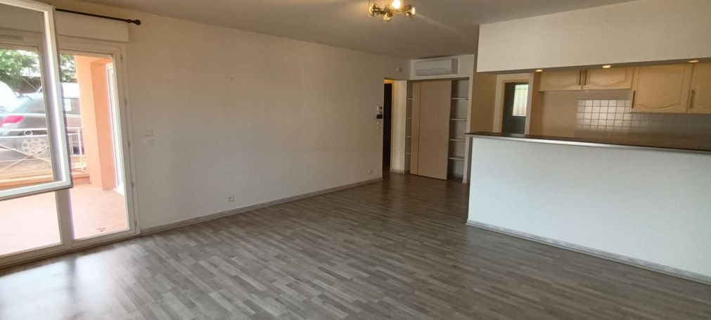 A louer APPARTEMENT T3 75 M2 TERRASSE  BAGNOLS SUR CEZE