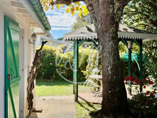 A vendre maison ancienne typique 6 pieces 123 m² Andernos-les-Bains