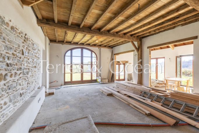A vendre MAISON  8 PIECES 300 M2  SALIES DE BEARN campagnes