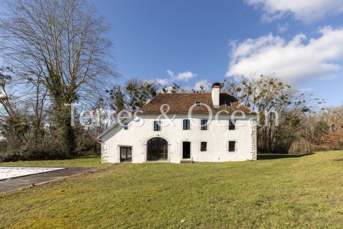 A vendre MAISON  8 PIECES 300 M2  SALIES DE BEARN campagnes