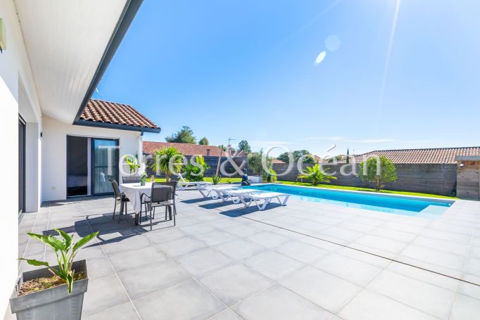 A louer MAISON  6 PIECES 134 M2  PEYREHORADE